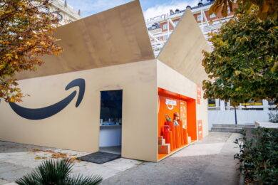 Amazon, nuova ondata di tagli: il colosso dell’e-commerce lascia a casa migliaia di dipendenti. Gli investimenti saranno solo per l’IA