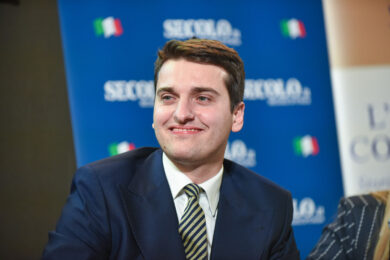 Vannacci, Giubilei (Nazione Futura): “Fa un favore alla sinistra. Nome e logo simili al nostro, ci tuteleremo”