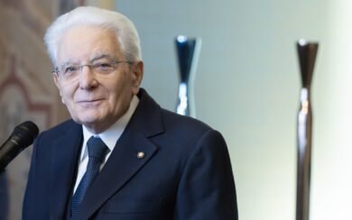 Milano blindata per le Olimpiadi invernali. Droni, cybersecurity, zone rosse e il piano per i tre giorni di Mattarella