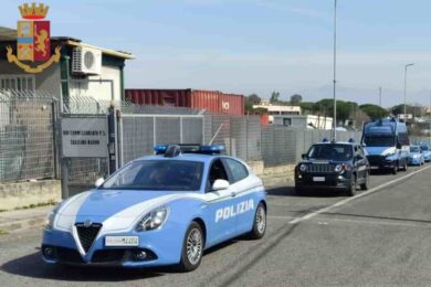 Roma, maxi controllo dei carabinieri tra Tor Bella Monaca e Tor Vergata: cinque arresti e oltre 300 dosi sequestrate
