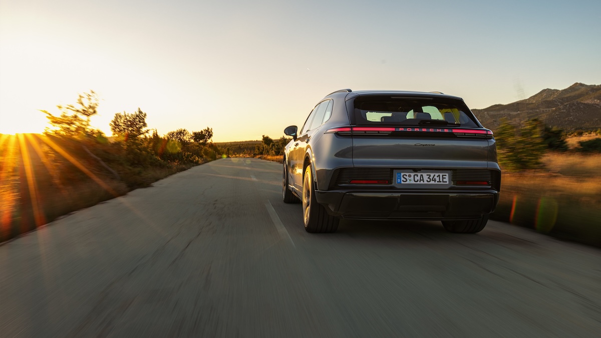 Porsche Cayenne Electric, super prestazioni e 642 km di autonomia Porsche Cayenne Electric, super prestazioni e 642 km di autonomia