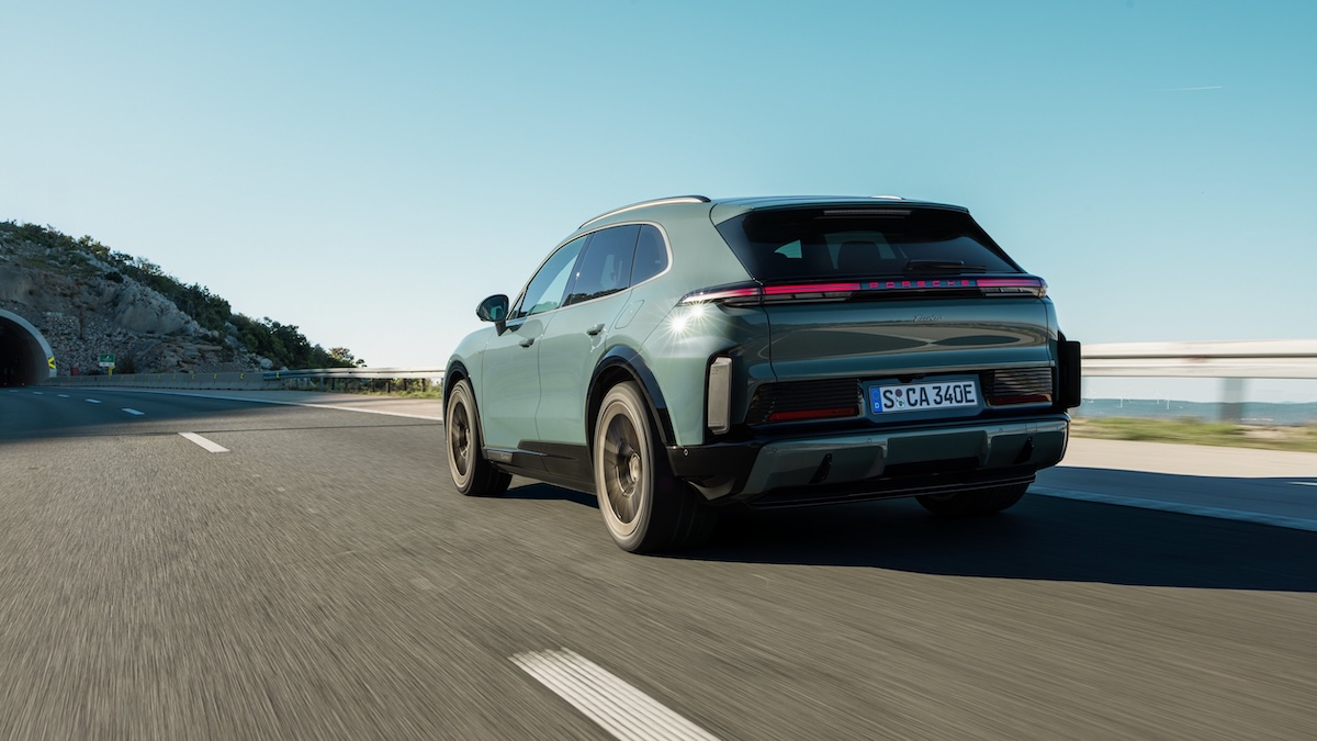 Porsche Cayenne Electric, super prestazioni e 642 km di autonomia Porsche Cayenne Electric, super prestazioni e 642 km di autonomia