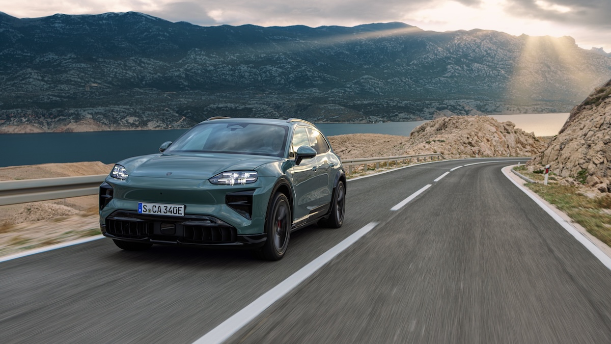 Porsche Cayenne Electric, super prestazioni e 642 km di autonomia Porsche Cayenne Electric, super prestazioni e 642 km di autonomia