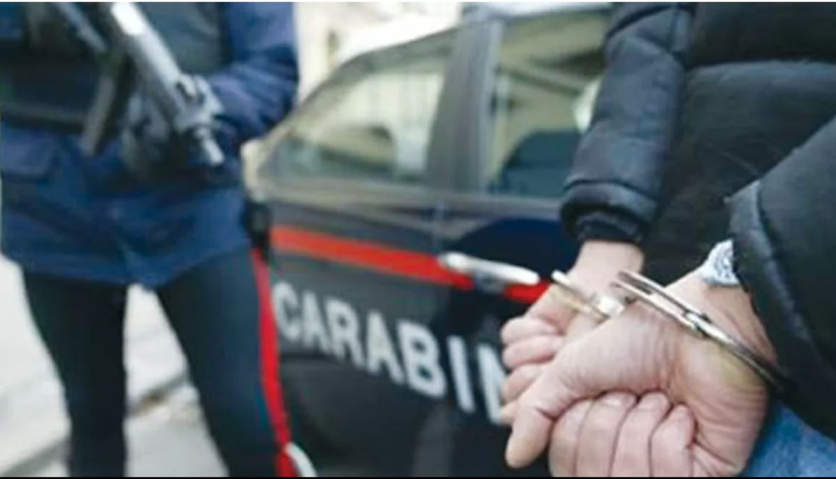 Stalker sperona l’auto con a bordo una donna e la figlia di due anni che finiscono in ospedale Stalker sperona l’auto con a bordo una donna e la figlia di due anni che finiscono in ospedale