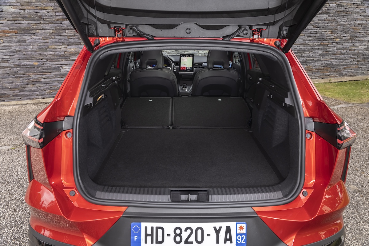 Renault Symbioz Full Hybrid: silenzio e spazio nella vita reale Renault Symbioz Full Hybrid: silenzio e spazio nella vita reale
