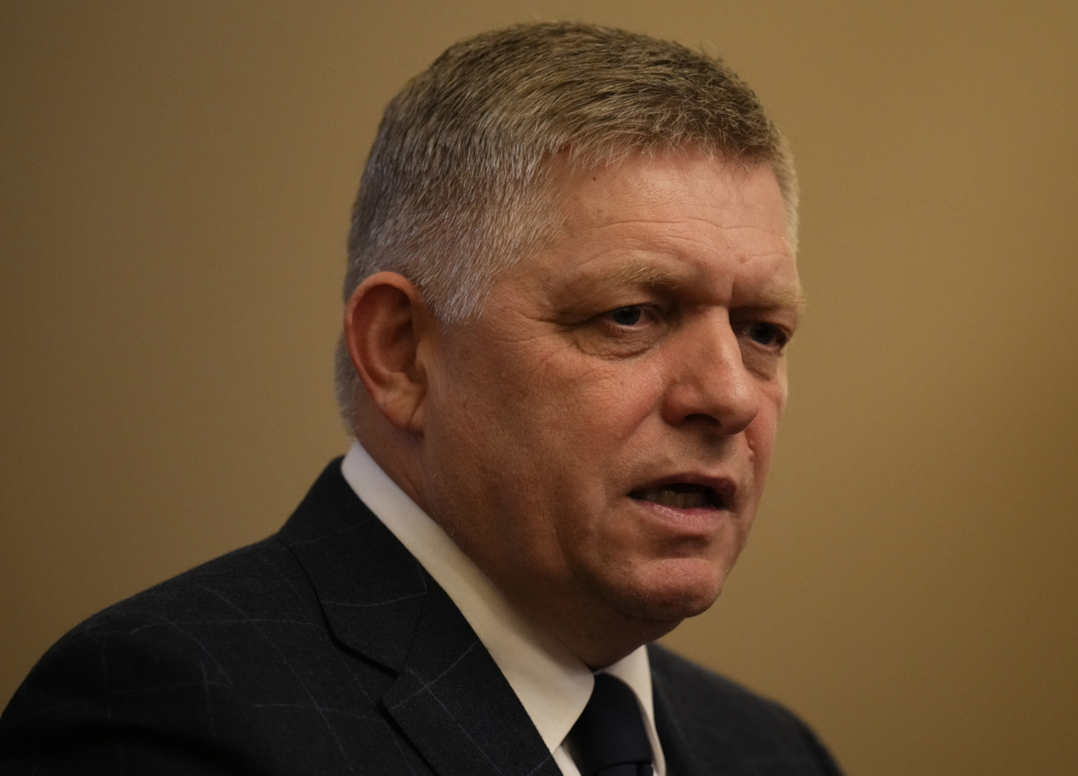 Lo slovacco Robert Fico: “Temo per la salute di Trump, ha perso la testa”. Il passaparola di alto livello e le smentite Lo slovacco Robert Fico: “Temo per la salute di Trump, ha perso la testa”. Il passaparola di alto livello e le smentite