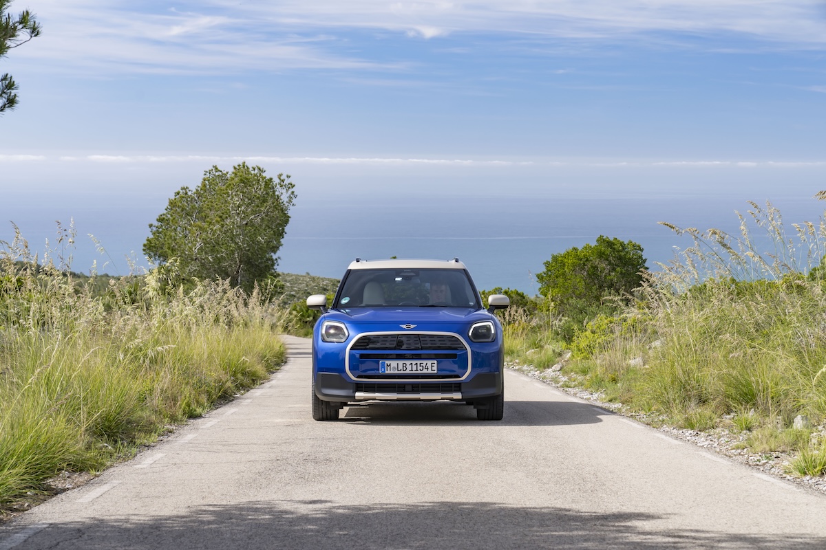 MINI Countryman elettrica supera i 500 km: il SUV elettrico premium compatto guarda al 2026