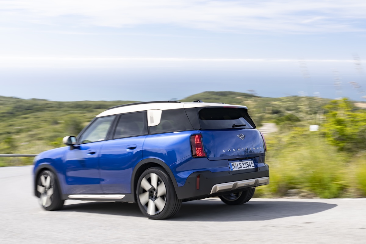 MINI Countryman elettrica supera i 500 km: il SUV elettrico premium compatto guarda al 2026