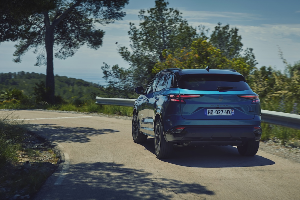Renault Austral restyling: come va davvero il full hybrid da 200 CV
