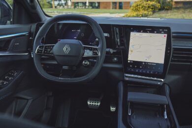 Renault Austral restyling: come va davvero il full hybrid da 200 CV