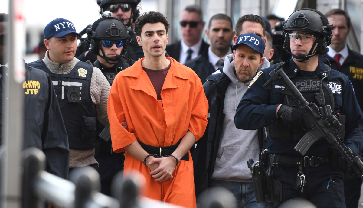 Usa, si finge agente dell’Fbi per scarcerare Luigi Mangione: ma non finisce bene Usa, si finge agente dell’Fbi per scarcerare Luigi Mangione: ma non finisce bene