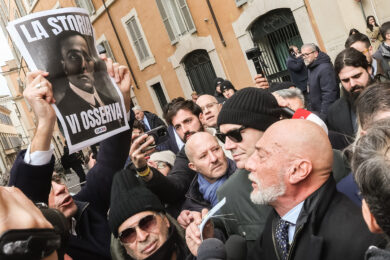 Conferenza Casapound, le opposizioni occupano la sala stampa della Camera. La Lega: “La sinistra non limiti la libertà di parola”