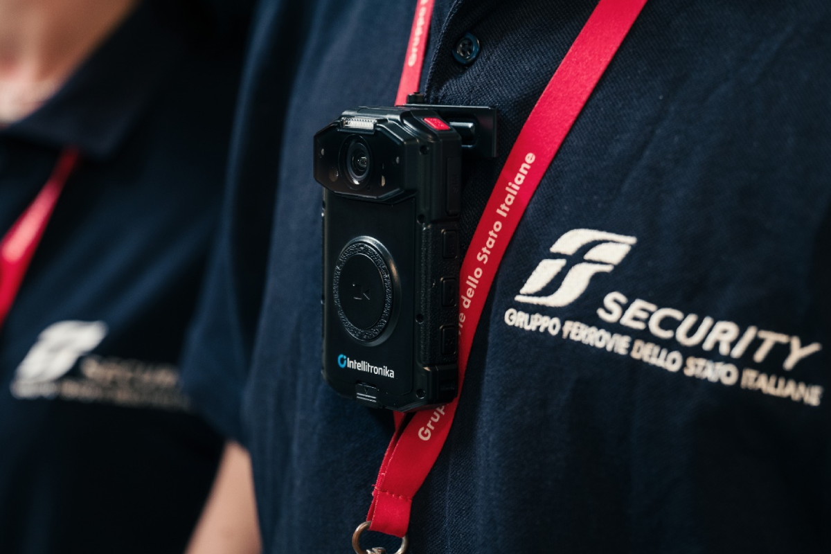 FS Security: firmato l’accordo con i sindacati per l’introduzione delle bodycam a tutti gli operatori FS Security: firmato l’accordo con i sindacati per l’introduzione delle bodycam a tutti gli operatori
