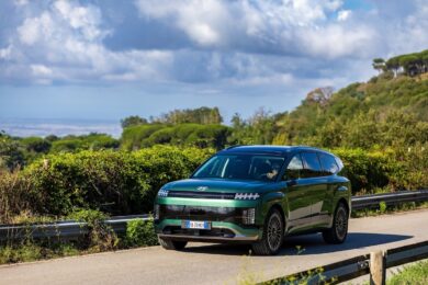 Hyundai IONIQ 9, il SUV elettrico che alza l’asticella della sicurezza