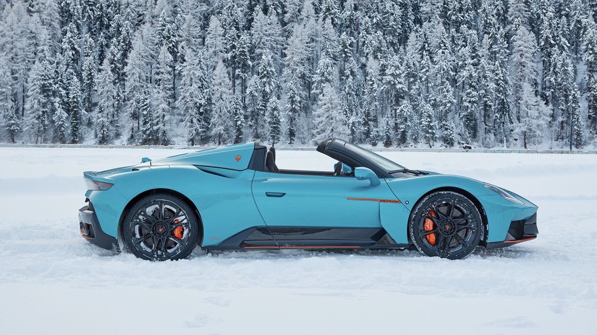 Frozen Magma: la MCPURA Fuoriserie che trasforma St. Moritz in una galleria d’arte Frozen Magma: la MCPURA Fuoriserie che trasforma St. Moritz in una galleria d’arte