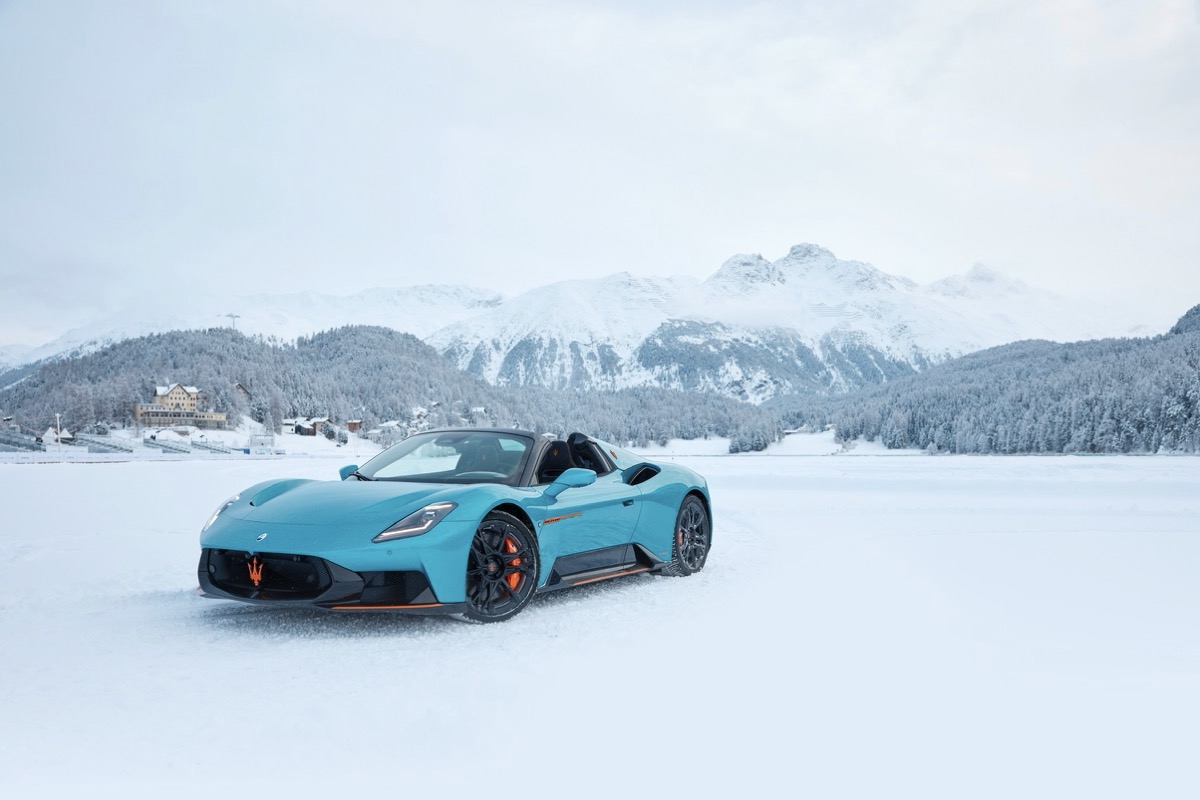 Frozen Magma: la MCPURA Fuoriserie che trasforma St. Moritz in una galleria d’arte Frozen Magma: la MCPURA Fuoriserie che trasforma St. Moritz in una galleria d’arte