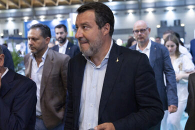 Salvini: “Nel decreto sicurezza voglio lo sgombero di tutte le case occupate. Il diritto alla proprietà non può limitarsi alla prima casa”
