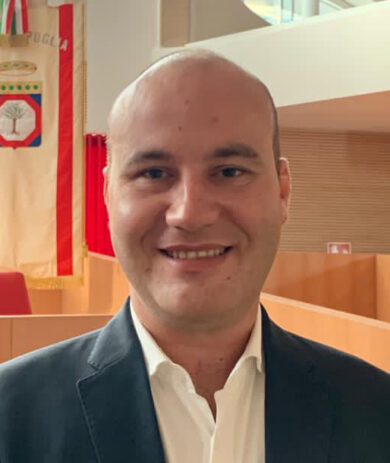 Maria La Ghezza capogruppo M5S Luigi Lobuono lascia Forza Italia