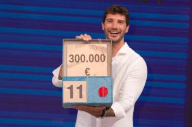 Ascolti TV, Affari Tuoi batte La Ruota della Fortuna. Nella notte è boom per i Mondiali