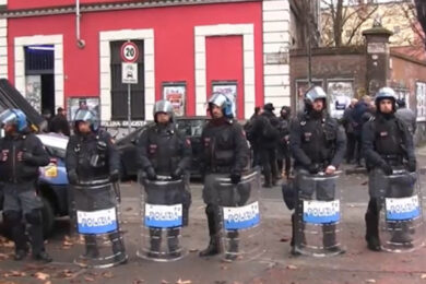 Askatasuna, la storia del centro sociale che ha messo Torino a ferro e fuoco. Occupazioni e scontri con le forze dell’ordine