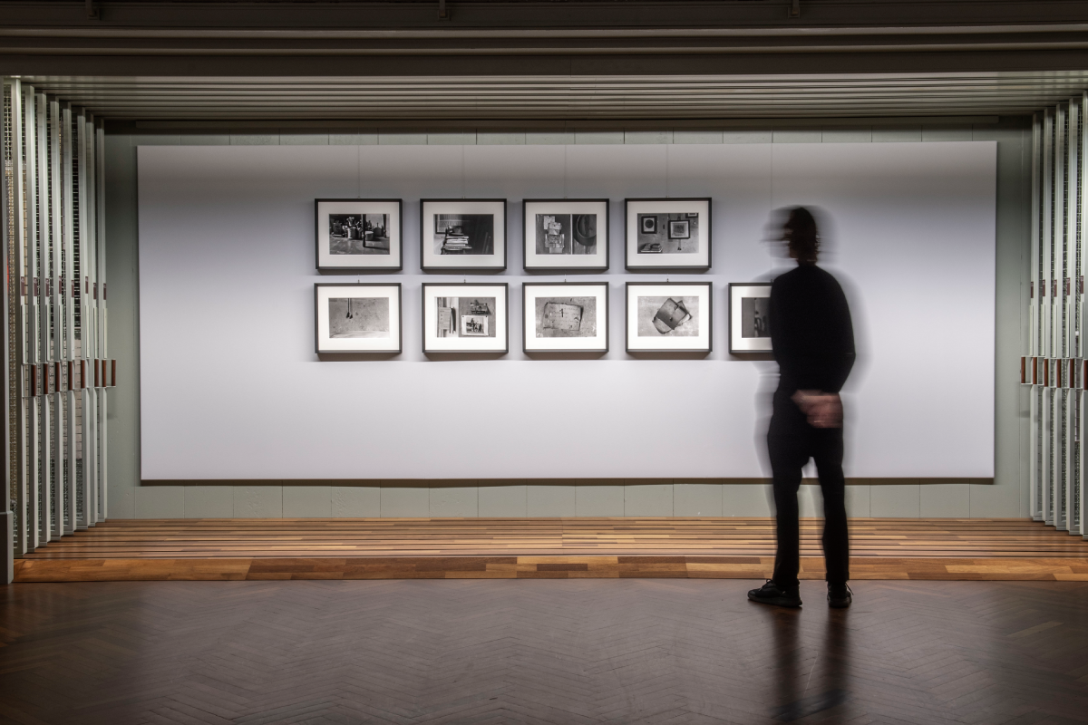 Intesa Sanpaolo, Gallerie d’Italia Milano: fino al 6 aprile apre al pubblico la mostra ‘Gianni Berengo Gardin. Lo studio di Giorgio Morandi’ Intesa Sanpaolo, Gallerie d’Italia Milano: fino al 6 aprile apre al pubblico la mostra ‘Gianni Berengo Gardin. Lo studio di Giorgio Morandi’