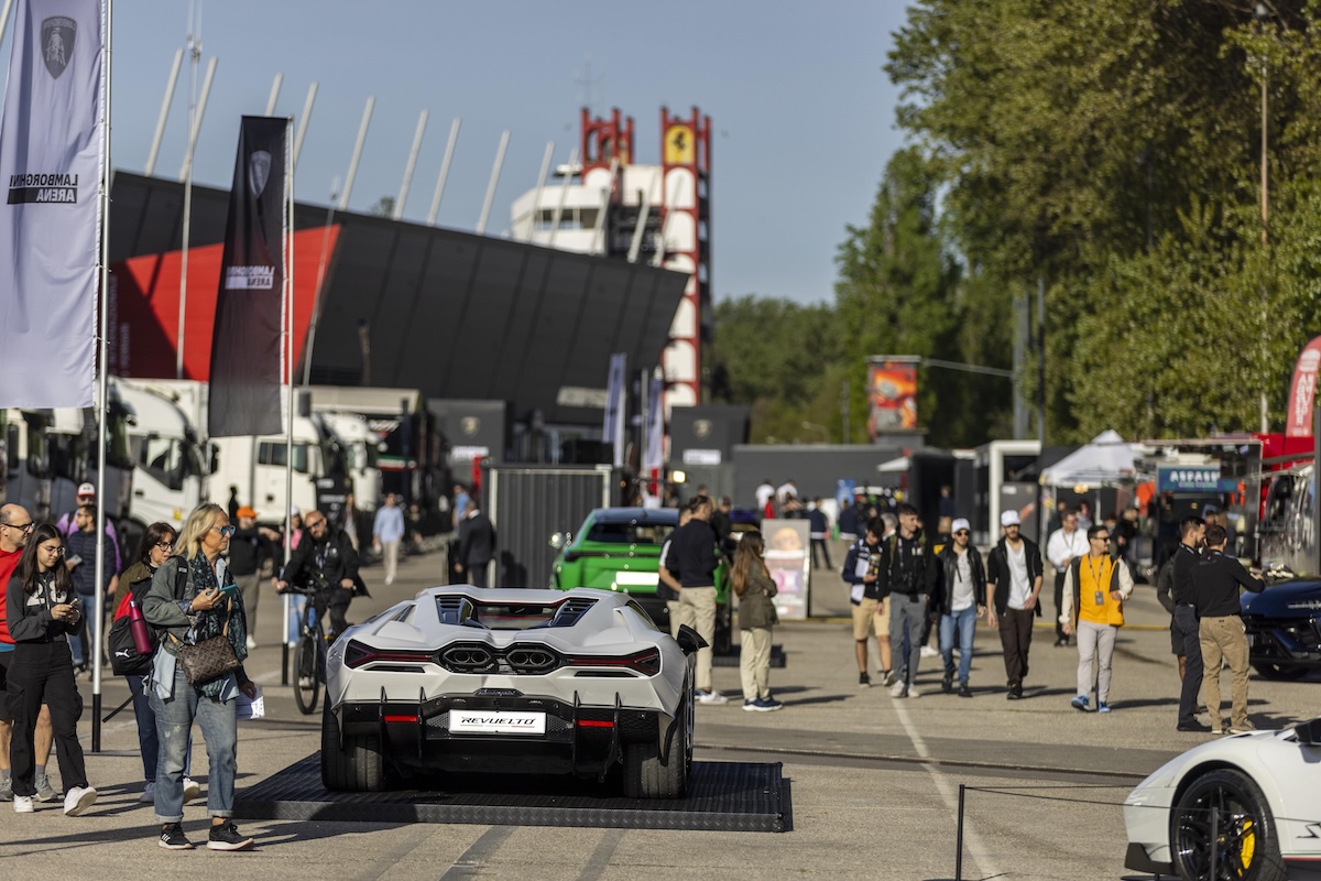 Lamborghini Arena 2026: Imola diventa il cuore del mondo del Toro