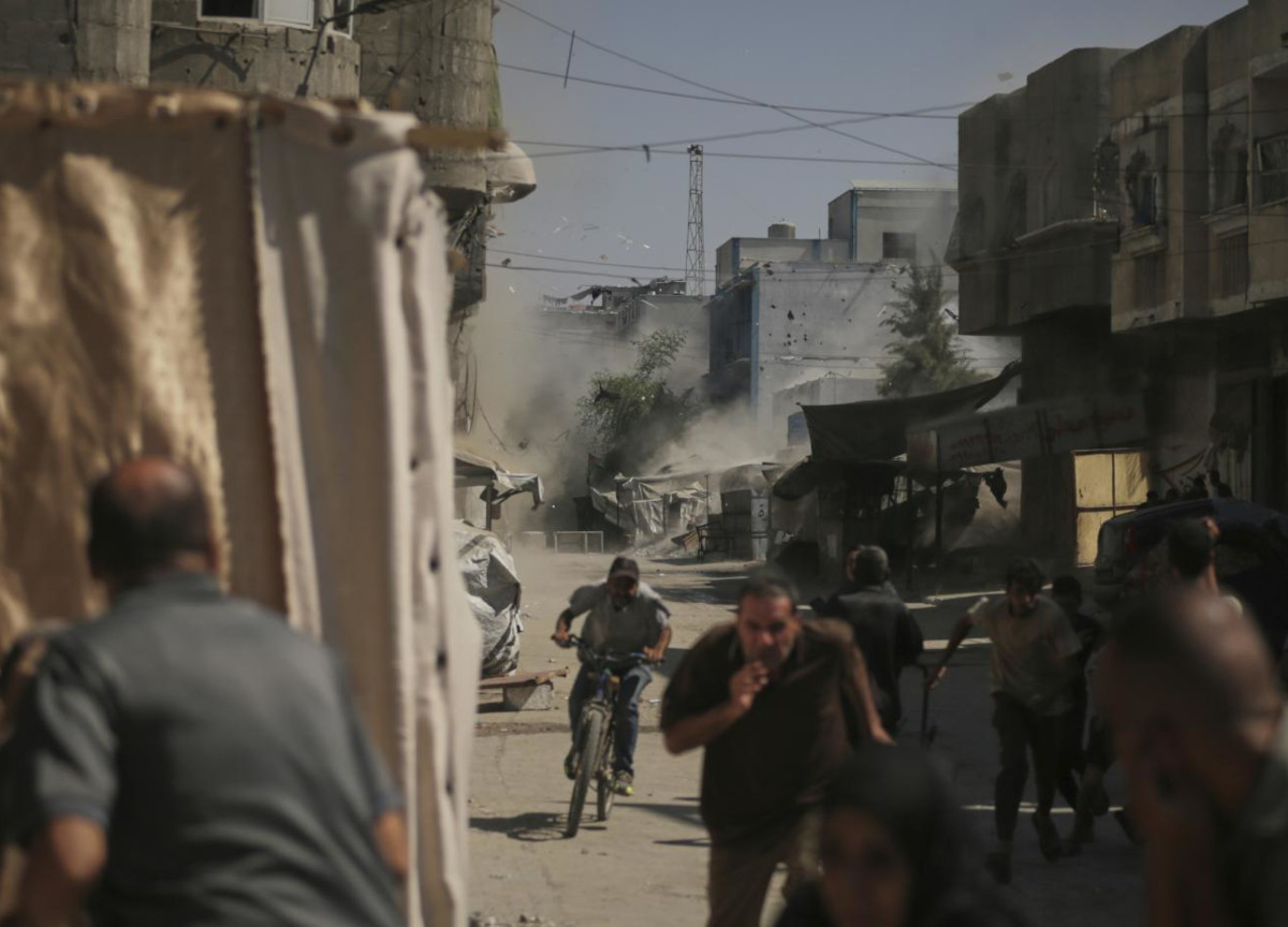 Gaza, tregua finita: cinque morti. Attacchi di Israele con aerei e droni Gaza, tregua finita: cinque morti. Attacchi di Israele con aerei e droni