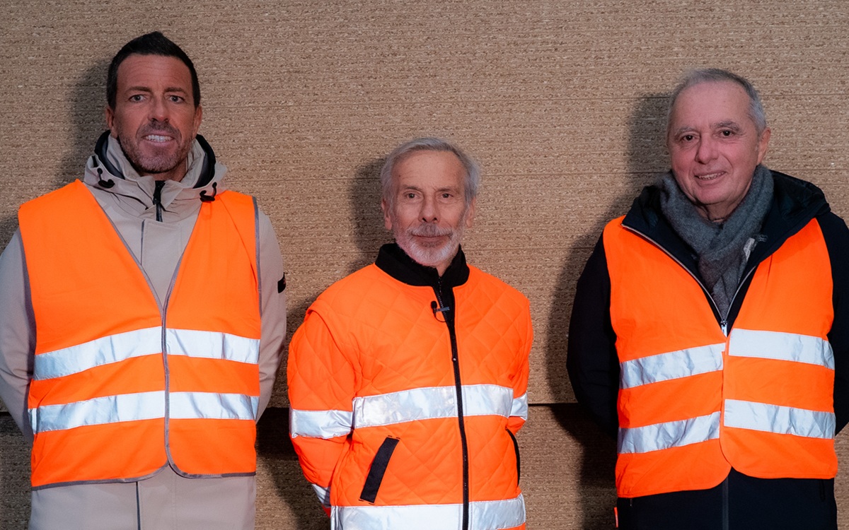 Giovanni Storti in visita alla sede di Gruppo Saviola a Viadana