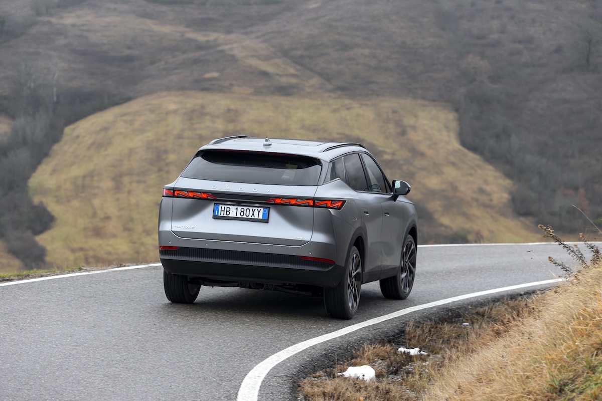 Omoda 7 SHS-P debutta in Italia: il nuovo plug-in hybrid da 279 CV Omoda 7 SHS-P debutta in Italia: il nuovo plug-in hybrid da 279 CV