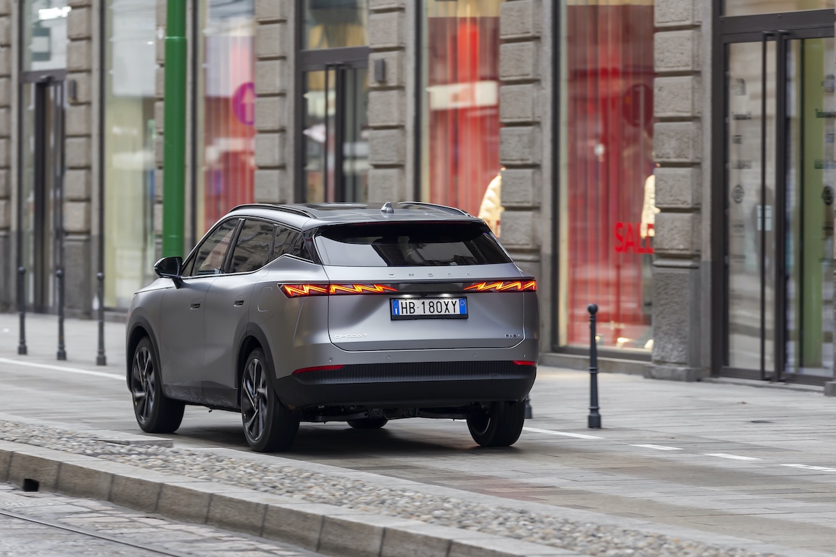 Omoda 7 SHS-P debutta in Italia: il nuovo plug-in hybrid da 279 CV Omoda 7 SHS-P debutta in Italia: il nuovo plug-in hybrid da 279 CV