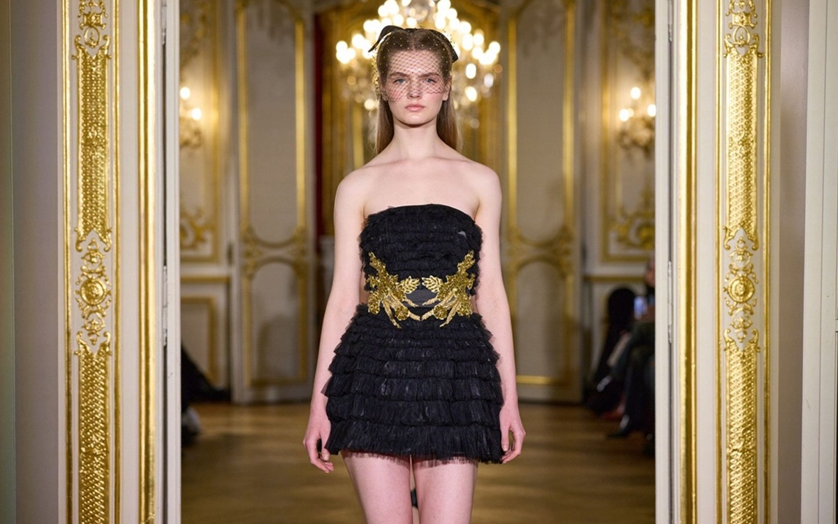 Moda, Elephant Princess incanta a Parigi Moda, Elephant Princess incanta a Parigi