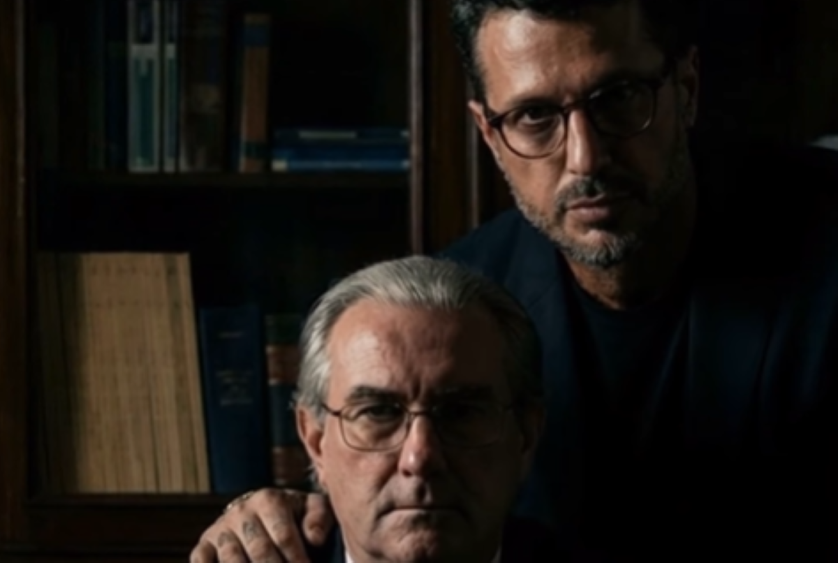 Mediaset, Corona non molla. Dopo la “scomparsa” dai social torna su YouTube con il suo avvocato ospite di un podcast: “Siete pronti?” Mediaset, Corona non molla. Dopo la “scomparsa” dai social torna su YouTube con il suo avvocato ospite di un podcast: “Siete pronti?”