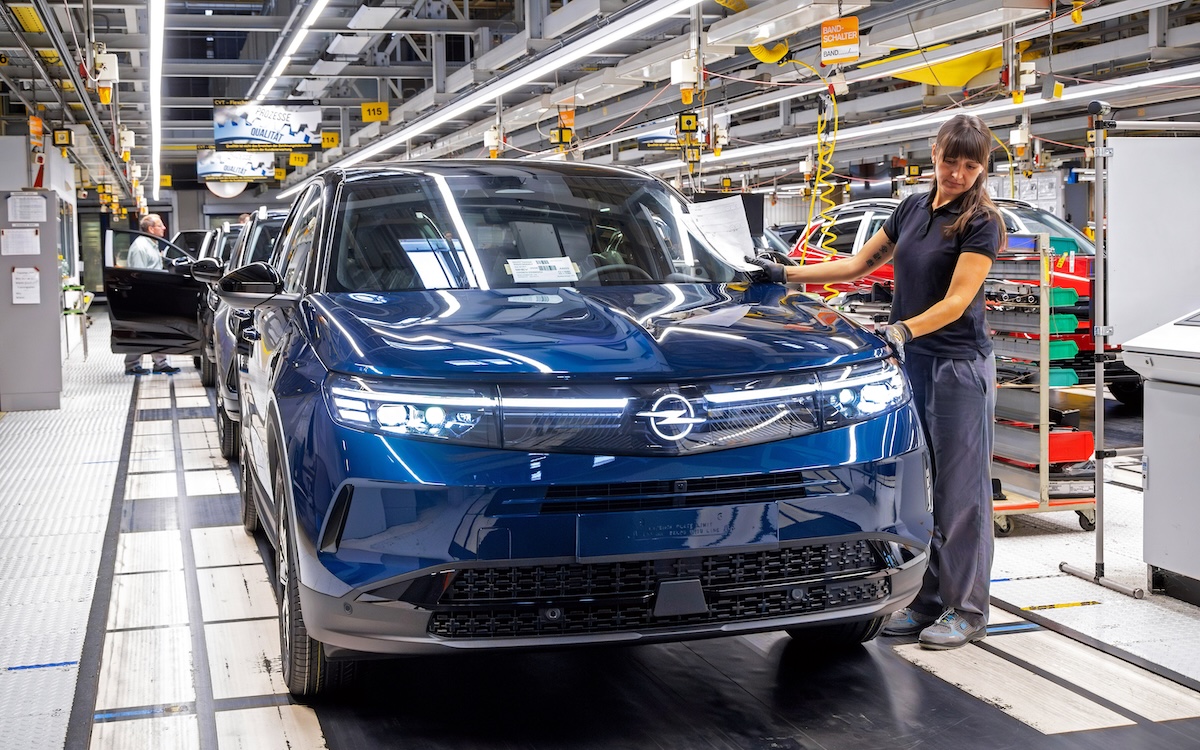 Opel Eisenach, 35 anni di industria: occupazione e investimenti al centro del Grandland