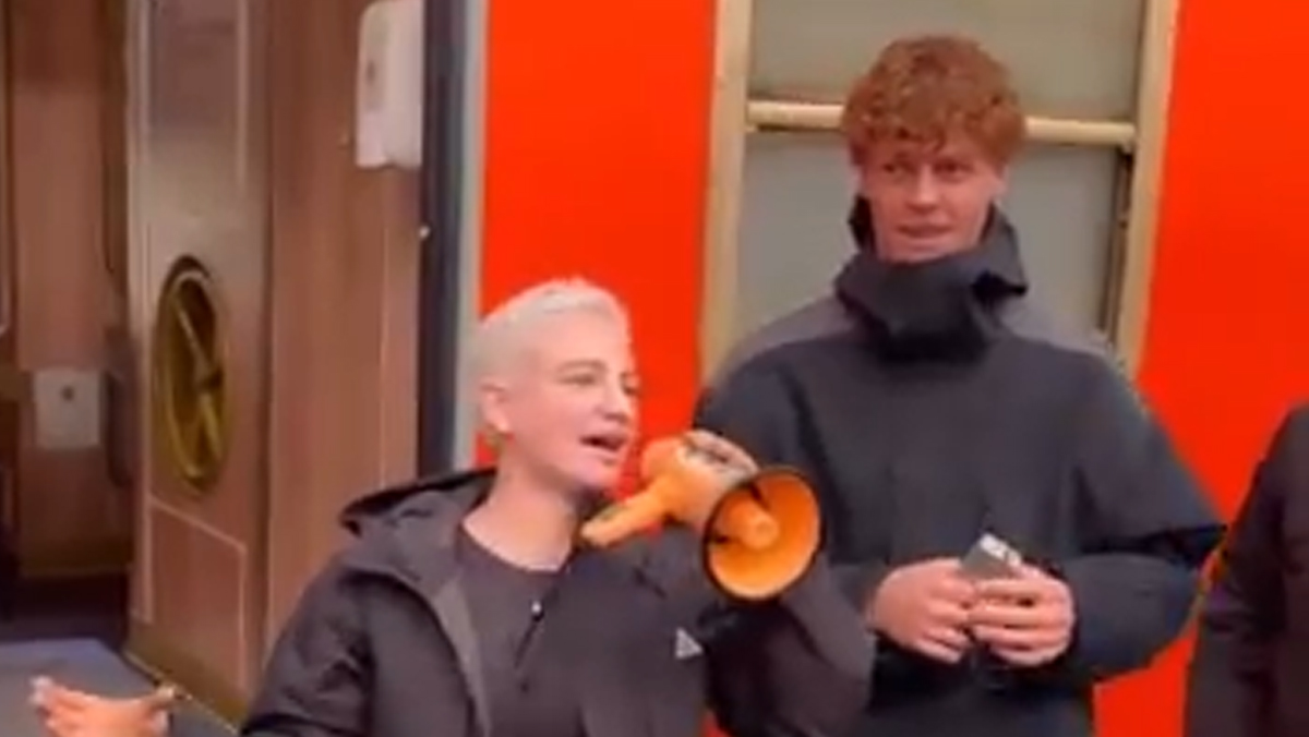 Sinner e Bebe Vio come non li avete mai visti. Il nuovo “ruolo” alle Olimpiadi. VIDEO Sinner e Bebe Vio come non li avete mai visti. Il nuovo “ruolo” alle Olimpiadi. VIDEO