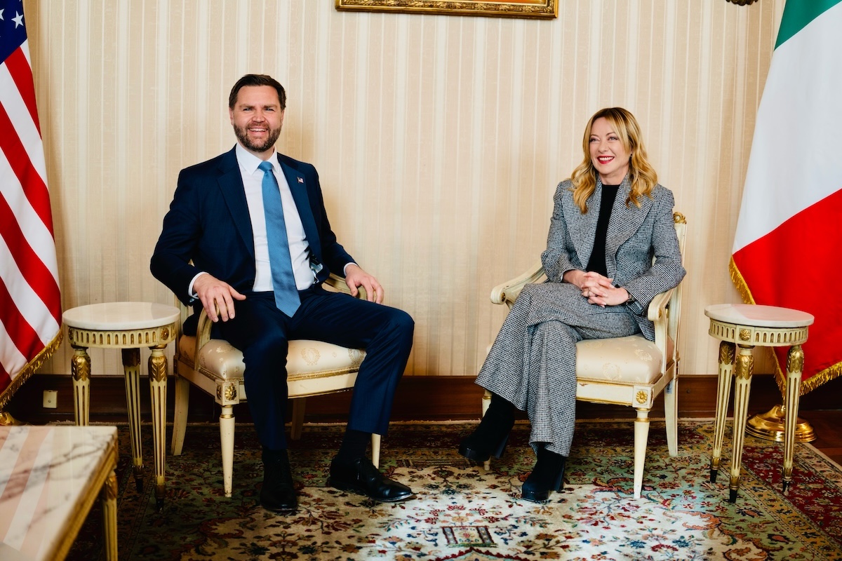 Meloni incontra il vice di Trump. Vance entusiasta: “Milano è bellissima, lavoro eccezionale per le Olimpiadi” Meloni incontra il vice di Trump. Vance entusiasta: “Milano è bellissima, lavoro eccezionale per le Olimpiadi”