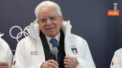 ‘Sono leggermente fuori età per le olimpiadi’, Mattarella scherza con gli atleti