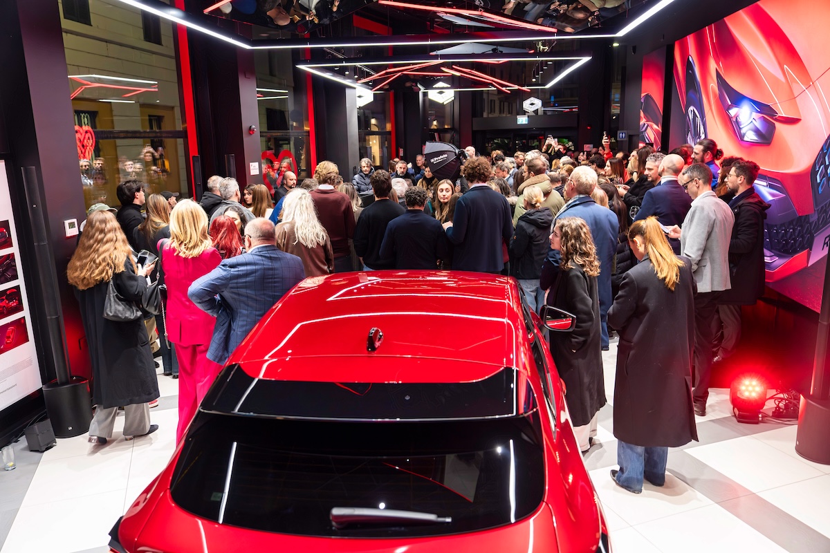Renault Clio diventa esperienza: a Milano nasce Cliorama