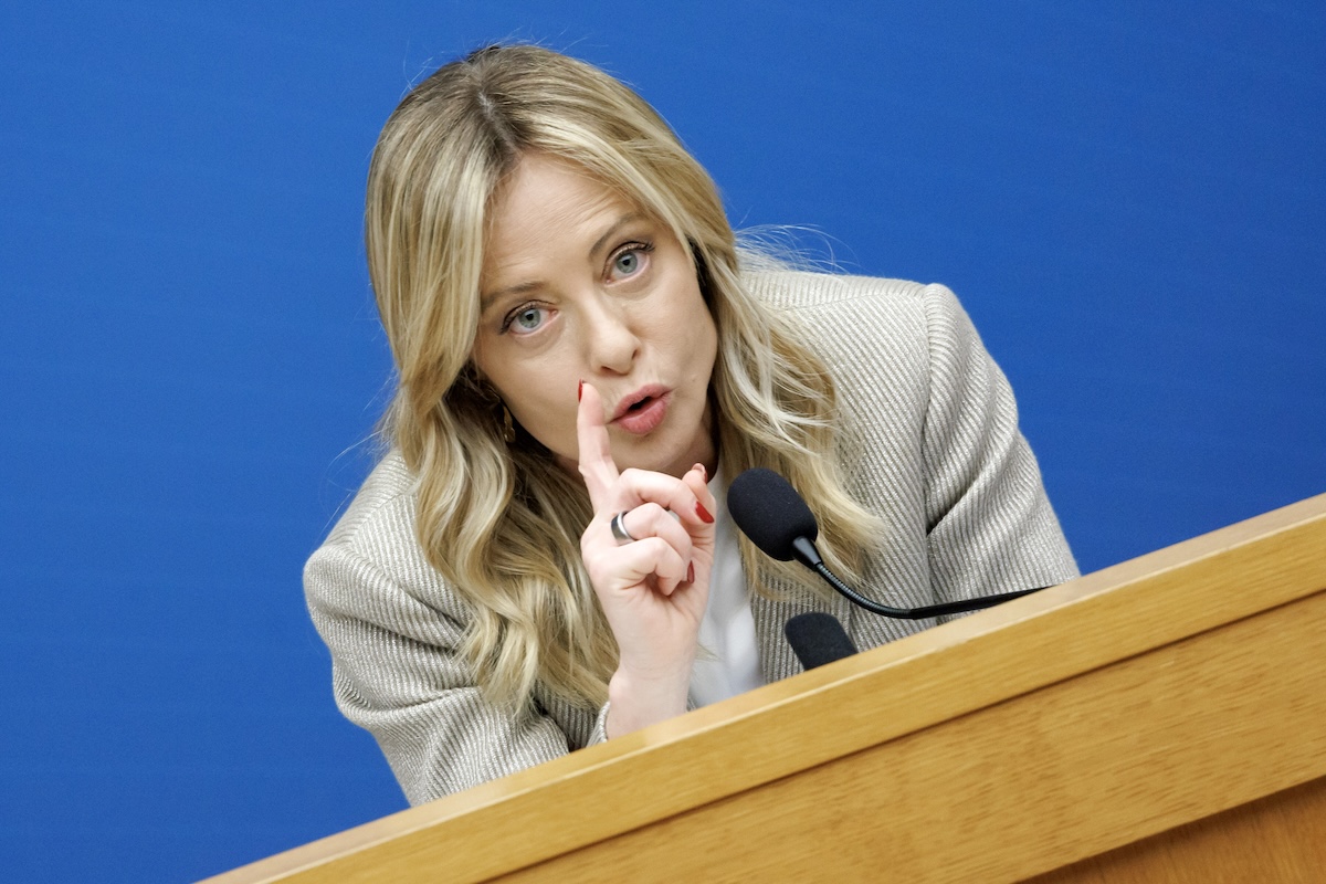 Sondaggi, FdI primo partito: il Pd segue. E sul referendum gli italiani hanno già le idee chiare… Sondaggi, FdI primo partito: il Pd segue. E sul referendum gli italiani hanno già le idee chiare…