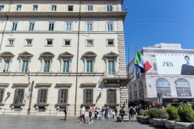 Giustizia, il Cdm integra il quesito del referendum. La data resta il 22-23 marzo. Il Pd: “Da Meloni attacco ai giudici”. Mattarella dà l’ok