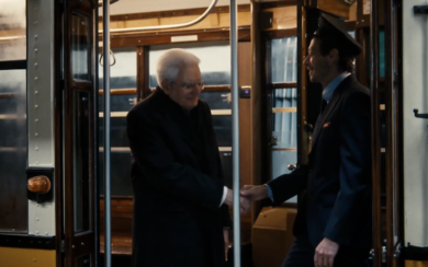 Mattarella sul tram verso i giochi di Milano 2026. Il “magico” video con Valentino Rossi