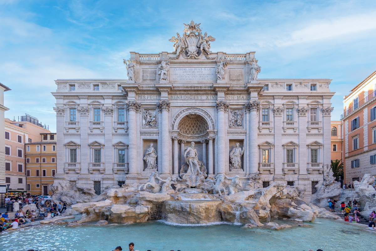 Fontana di Trevi a pagamento? Il Financial Times demolisce la decisione italiana: “Un’autorità controlla l’accesso di un bene comune” Fontana di Trevi a pagamento? Il Financial Times demolisce la decisione italiana: “Un’autorità controlla l’accesso di un bene comune”
