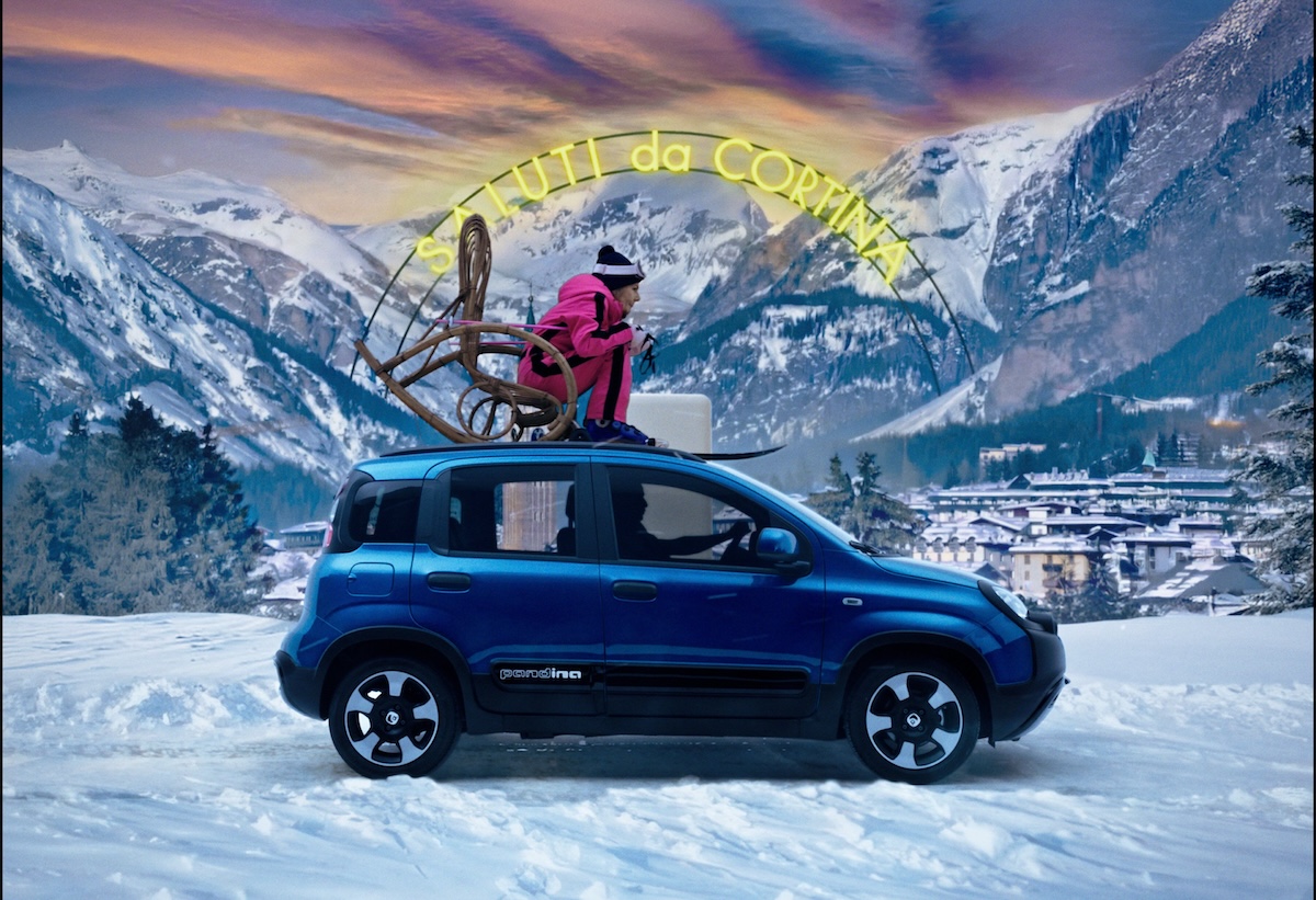 FIAT e Chiambretti tornano insieme: lo spot sulla neve per Milano Cortina 2026 FIAT e Chiambretti tornano insieme: lo spot sulla neve per Milano Cortina 2026