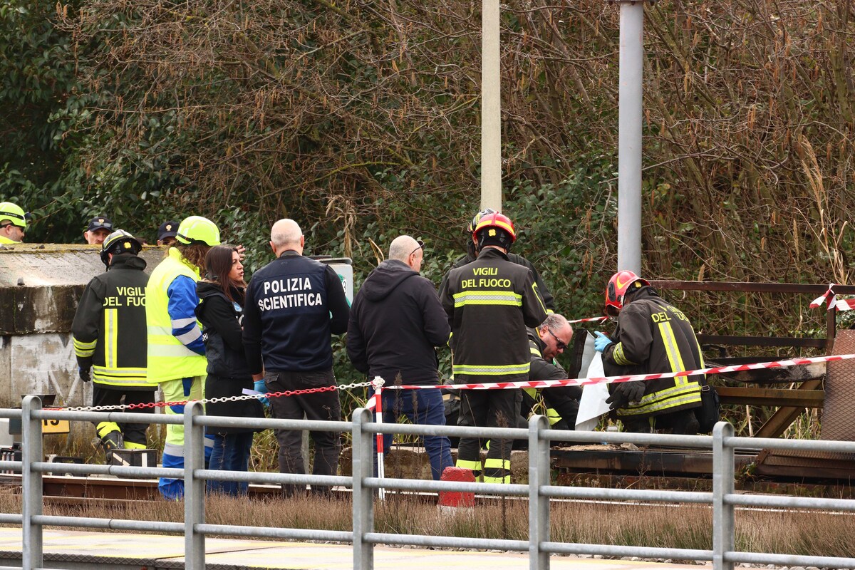 Olimpiadi, sabotaggio sulla linea ferroviaria di Pesaro: un blog anarchico rivendica tutto. Ecco il testo Olimpiadi, sabotaggio sulla linea ferroviaria di Pesaro: un blog anarchico rivendica tutto. Ecco il testo