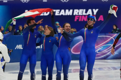 Milano-Cortina, impresa azzurra nella staffetta mista di short track: è medaglia d’oro