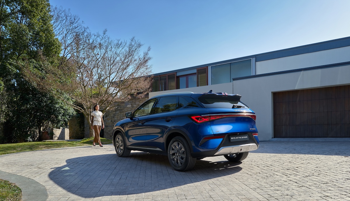 BYD  nuova ATTO 3 EVO: più autonomia, ricarica 220 kW e due trazioni