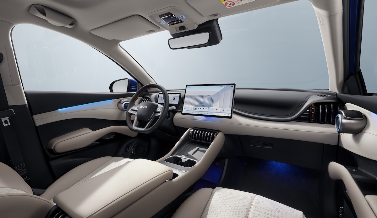 BYD  nuova ATTO 3 EVO: più autonomia, ricarica 220 kW e due trazioni