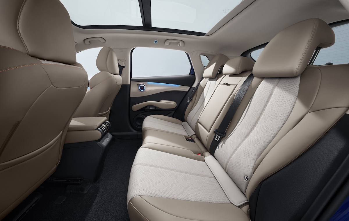 BYD  nuova ATTO 3 EVO: più autonomia, ricarica 220 kW e due trazioni