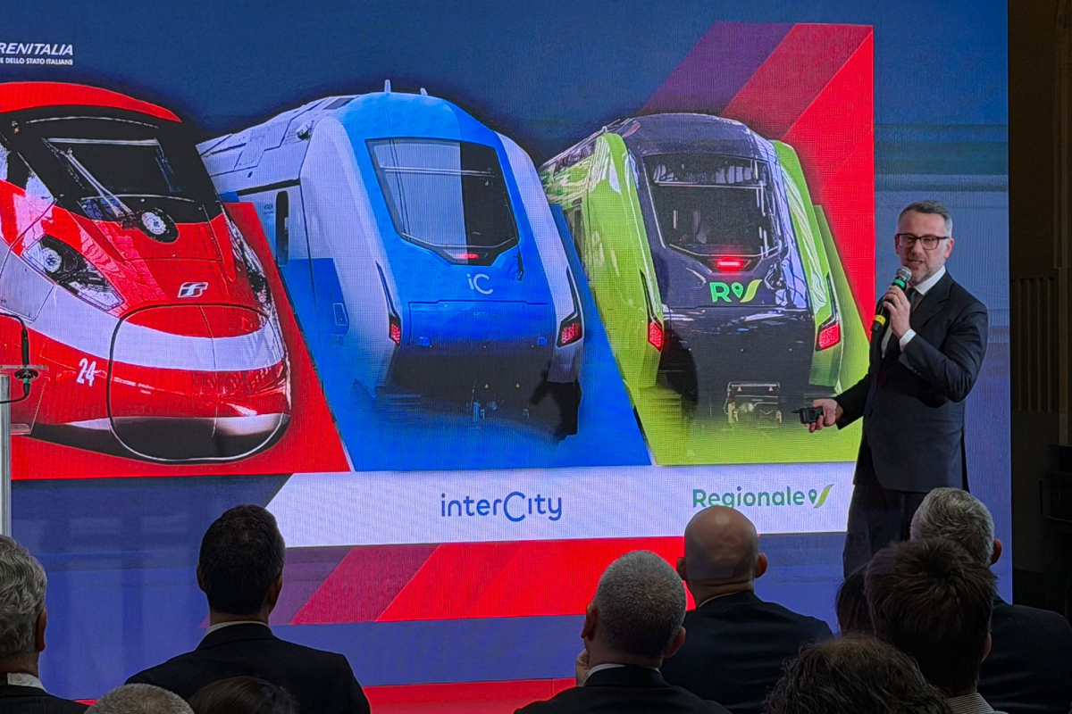 Trenitalia, Gruppo FS: presentato il rebranding di Frecciarossa alla stazione di Milano Centrale Trenitalia, Gruppo FS: presentato il rebranding di Frecciarossa alla stazione di Milano Centrale