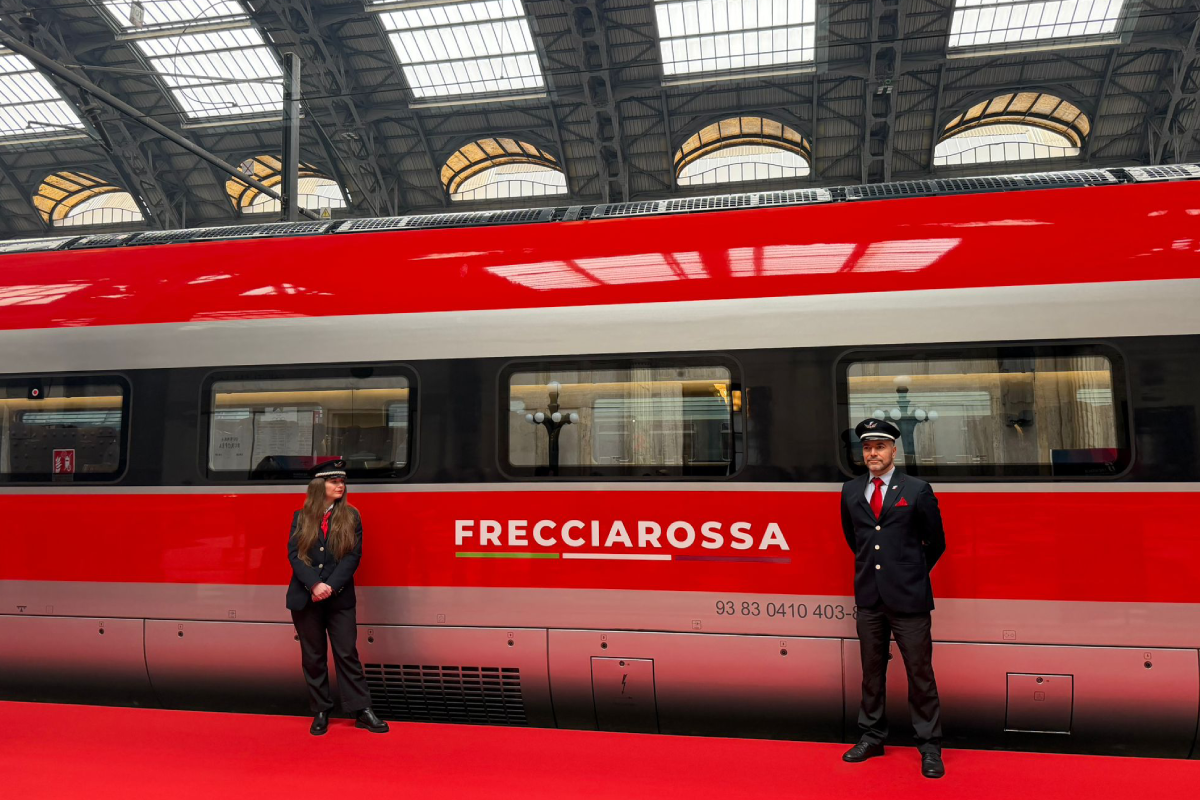 Trenitalia, Gruppo FS: presentato il rebranding di Frecciarossa alla stazione di Milano Centrale Trenitalia, Gruppo FS: presentato il rebranding di Frecciarossa alla stazione di Milano Centrale