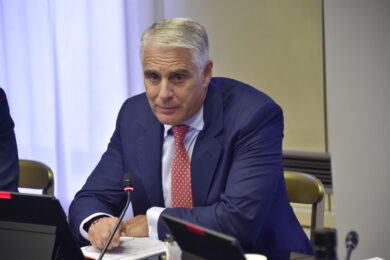 Andrea Orcel alla guida di UniCredit fino al 2030? Ecco cosa ha dichiarato l’Ad sul futuro della banca